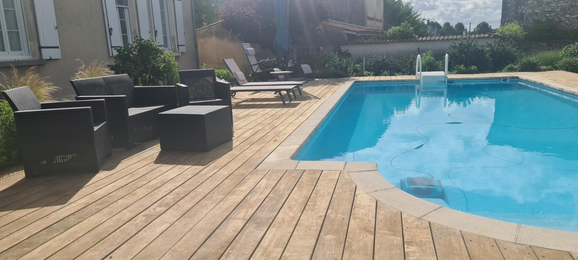 Gites De 2 A 11 Personnes Au Domaine D'Usson Echebrune Ngoại thất bức ảnh
