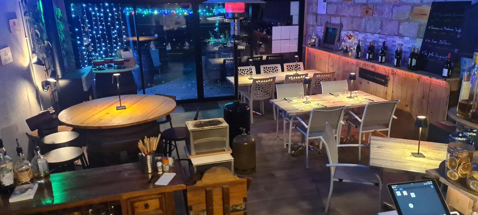 Gites De 2 A 11 Personnes Au Domaine D'Usson Echebrune Ngoại thất bức ảnh